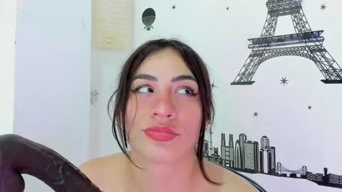 Snapshot of violett_collinss chatting on July 2026 02:08:01 AM violett_collinss online show from July 2026 02:08:01 AM