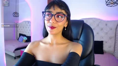 Snapshot of violett_garden chatting on May 2026 11:06:02 AM Violet online show from May 2026 11:06:02 AM