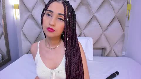 Violett  online show from February 2026 08:12:02 PM