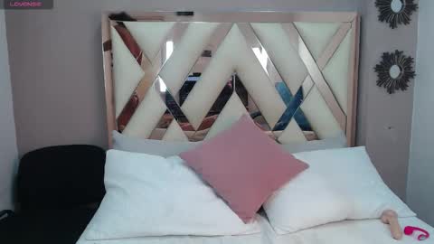 Snapshot of violett_salvatore chatting on February 2026 04:47:02 PM V I O L E T T E online show from February 2026 04:47:02 PM