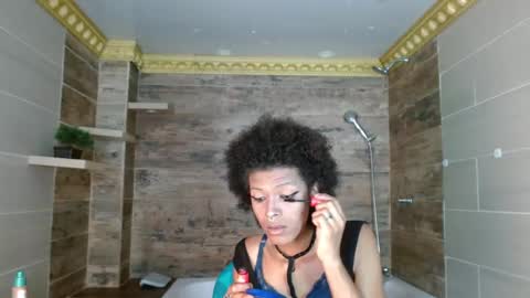 Snapshot of violett_salvatore chatting on February 2026 04:19:01 PM V I O L E T T E online show from February 2026 04:19:01 PM