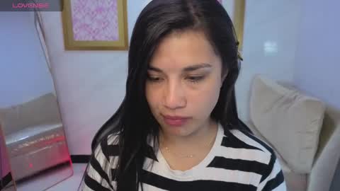 Snapshot of violetta_jhonson_v chatting on June 2026 03:23:02 AM Violetta online show from June 2026 03:23:02 AM