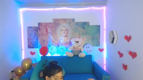 Snapshot of violetta_m_ chatting on February 2025 09:52:02 PM Violeta online show from February 2025 09:52:02 PM