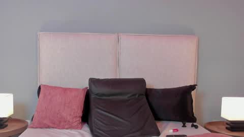 Snapshot of violetta_queeen chatting on April 2026 01:41:01 PM violetta_queeen online show from April 2026 01:41:01 PM