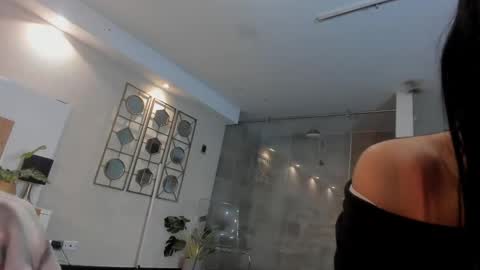 Snapshot of violettaa_stone chatting on May 2026 04:30:01 AM Violettaa online show from May 2026 04:30:01 AM