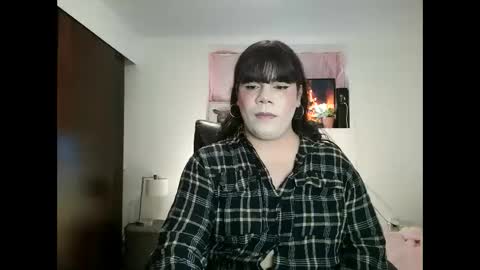 Snapshot of violettacam69 chatting on January 2025 05:04:02 AM violettacam69 online show from January 2025 05:04:02 AM