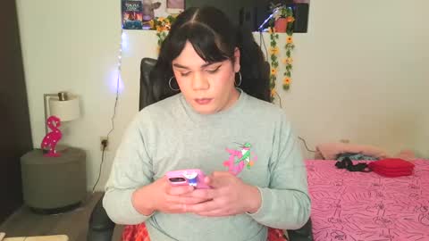Snapshot of violettacam69 chatting on February 2025 10:20:02 AM violettacam69 online show from February 2025 10:20:02 AM