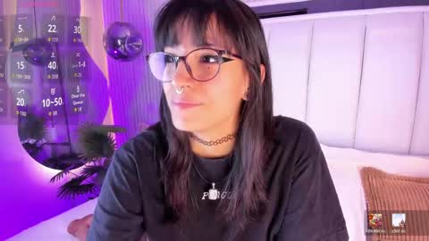 Snapshot of violettacolinss chatting on April 2026 11:37:01 AM violettacolinss online show from April 2026 11:37:01 AM