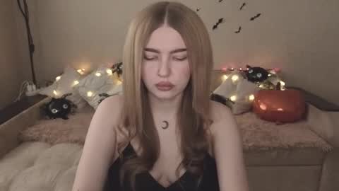 ViolettaOtis online show from October 2025 09:57:01 AM