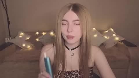 ViolettaOtis online show from November 2025 02:20:01 PM