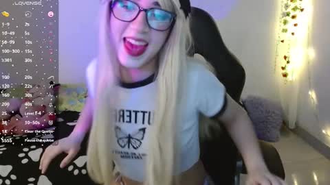 Snapshot of violettaswet chatting on September 2025 01:49:02 AM violettaswet online show from September 2025 01:49:02 AM