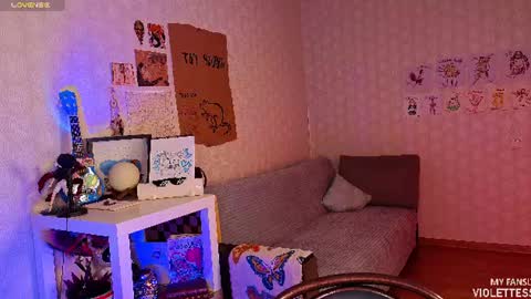 Snapshot of violettesss chatting on July 2026 06:35:02 PM Vi Best on my Fansly online show from July 2026 06:35:02 PM