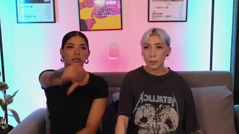 Violet online show from April 2026 12:52:02 AM