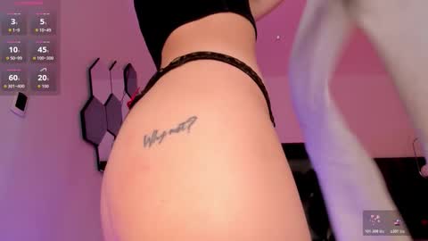 Violett  online show from February 2026 06:25:01 PM