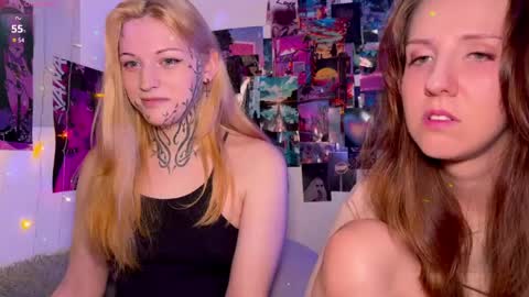Snapshot of violettmo0n chatting on May 2026 03:46:01 AM Next stream 1522026 400 GMT 3 online show from May 2026 03:46:01 AM