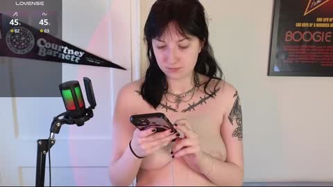 Violet Winter  indie sleaze goth girl next door online show from December 2024 06:50:01 PM