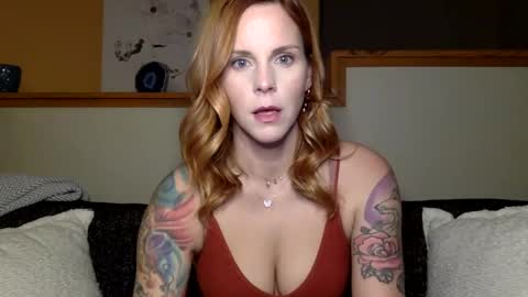 Snapshot of violetxsweets chatting on December 2024 12:08:01 AM Violet online show from December 2024 12:08:01 AM