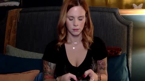 Snapshot of violetxsweets chatting on December 2024 12:06:02 AM Violet online show from December 2024 12:06:02 AM