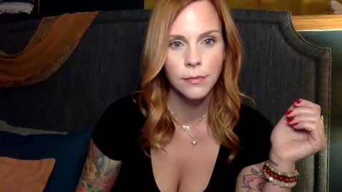 Snapshot of violetxsweets chatting on December 2024 01:31:02 AM Violet online show from December 2024 01:31:02 AM