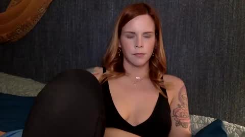 Snapshot of violetxsweets chatting on January 2025 11:52:02 PM Violet online show from January 2025 11:52:02 PM