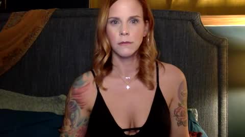 Snapshot of violetxsweets chatting on January 2025 01:12:02 AM Violet online show from January 2025 01:12:02 AM