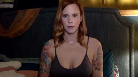 Snapshot of violetxsweets chatting on January 2025 02:58:02 AM Violet online show from January 2025 02:58:02 AM