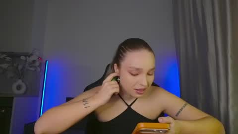 Violla online show from May 2026 07:49:02 AM