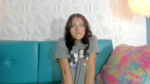 Snapshot of viollet_saens chatting on May 2026 07:52:02 PM viollet_saens online show from May 2026 07:52:02 PM