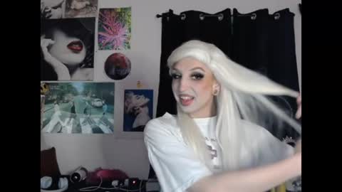 Snapshot of viperthedoll chatting on June 2026 03:33:02 AM Viper online show from June 2026 03:33:02 AM