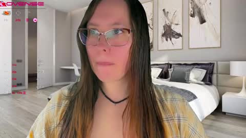 Victoria Romans online show from September 2025 05:42:01 AM