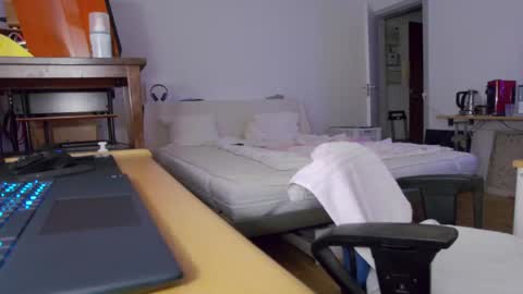 viahuer7 online show from April 2026 06:05:02 PM