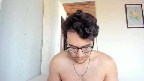 Snapshot of vito_ferrero chatting on February 2026 12:02:02 PM Vito Ferrer online show from February 2026 12:02:02 PM