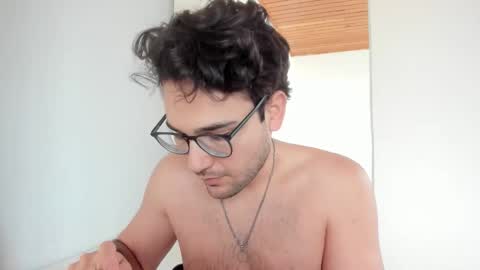 Snapshot of vito_ferrero chatting on February 2026 12:36:02 PM Vito Ferrer online show from February 2026 12:36:02 PM