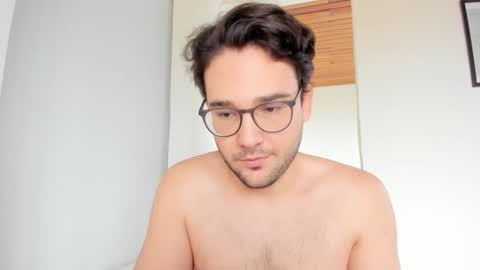 Snapshot of vito_ferrero chatting on February 2026 02:03:02 PM Vito Ferrer online show from February 2026 02:03:02 PM