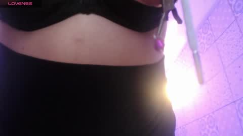 Snapshot of vitoria23_ chatting on March 2025 04:13:02 PM victoria 3 online show from March 2025 04:13:02 PM