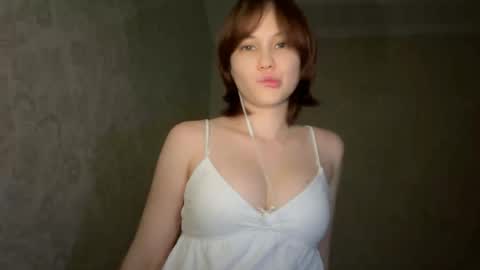 Snapshot of vivatrude chatting on May 2026 04:02:01 PM Sonya online show from May 2026 04:02:01 PM