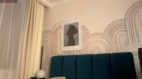 Vivian Evans online show from April 2026 12:52:01 AM