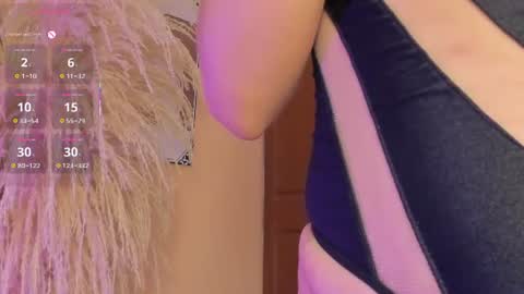 Snapshot of vivianne_scott chatting on July 2026 02:34:01 PM Vivi online show from July 2026 02:34:01 PM