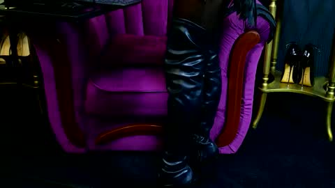 Vivian Reeve online show from October 2025 05:51:01 AM