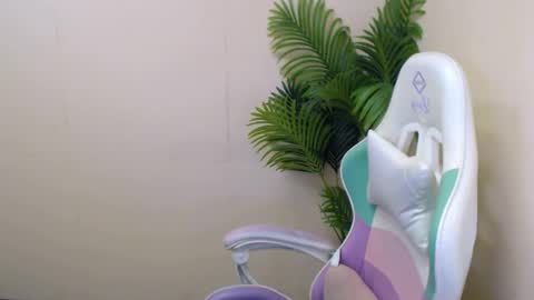 Vivien online show from January 2025 09:36:01 PM