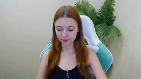 Vivien online show from February 2025 11:15:02 PM