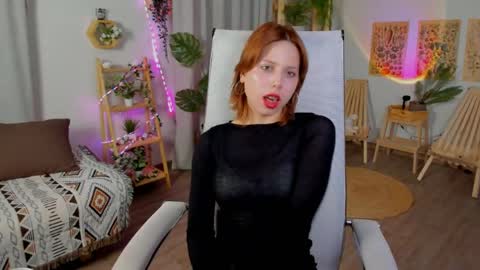 Vivienne  online show from May 2026 07:49:01 AM