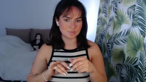 Snapshot of viviroses chatting on May 2026 09:14:01 AM ViviRoses online show from May 2026 09:14:01 AM