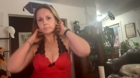 Snapshot of vivvixen80 chatting on November 2025 04:36:02 AM vivvixen80 online show from November 2025 04:36:02 AM