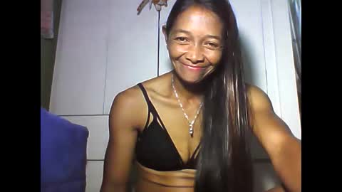 Snapshot of vixen_lina chatting on April 2026 04:48:02 PM vixen_lina online show from April 2026 04:48:02 PM