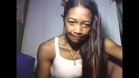 Snapshot of vixen_lina chatting on May 2026 01:43:02 AM vixen_lina online show from May 2026 01:43:02 AM