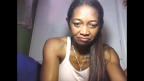 Snapshot of vixen_lina chatting on May 2026 01:49:01 PM vixen_lina online show from May 2026 01:49:01 PM