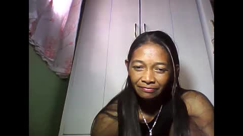Snapshot of vixen_lina chatting on May 2026 06:20:01 AM vixen_lina online show from May 2026 06:20:01 AM