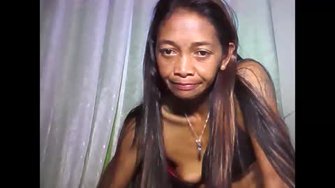 Snapshot of vixen_lina chatting on May 2026 06:25:01 PM vixen_lina online show from May 2026 06:25:01 PM
