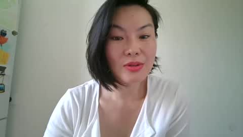 vixomira online show from October 2025 05:04:01 AM